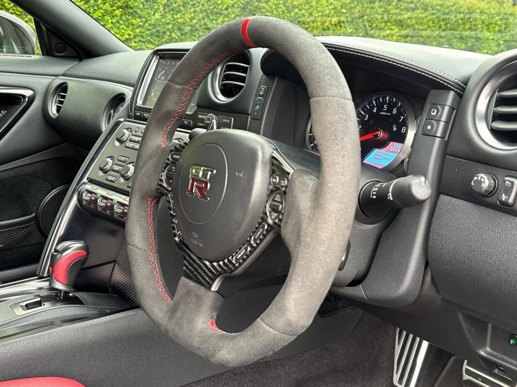 View NISSAN GT-R 3.8 V6 Premium Black Auto 4WD Euro 5 2dr