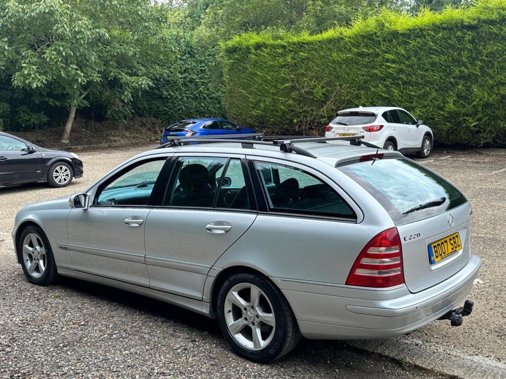 MERCEDES-BENZ C CLASS