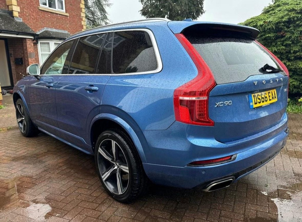 VOLVO XC90