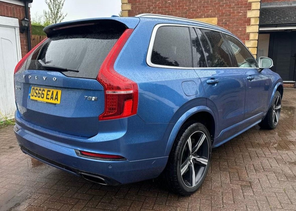 View VOLVO XC90 2.0h T8 Twin Engine 9.2kWh R-Design Auto 4WD Euro 6 (s/s) 5dr