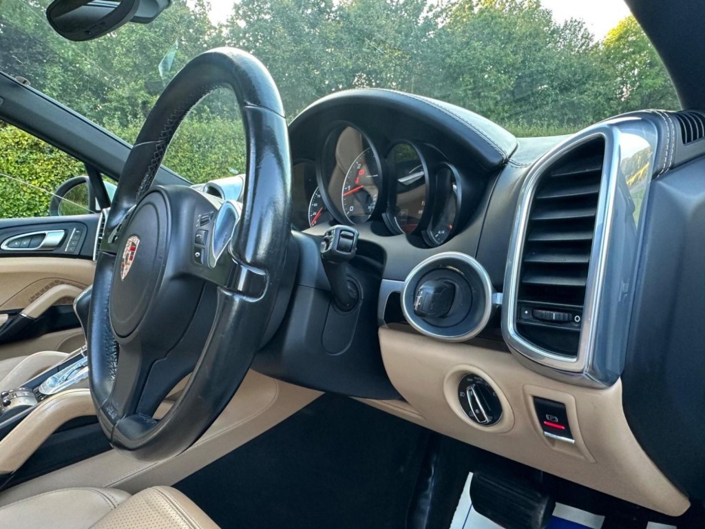 PORSCHE CAYENNE
