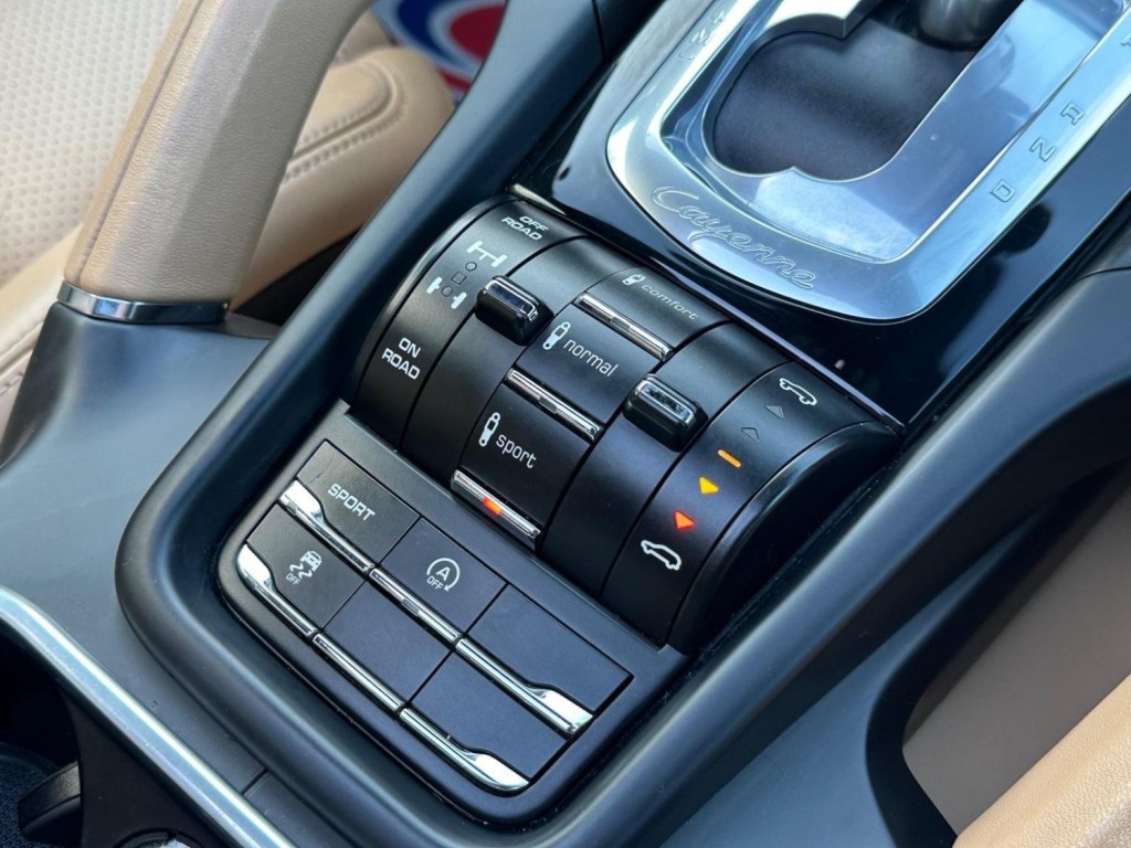 PORSCHE CAYENNE