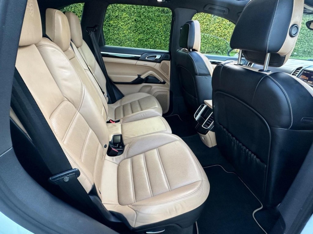 PORSCHE CAYENNE
