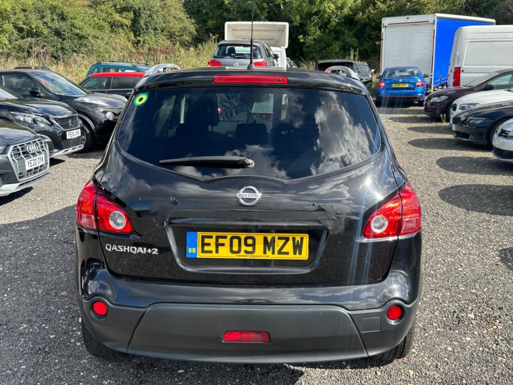 NISSAN QASHQAI+2