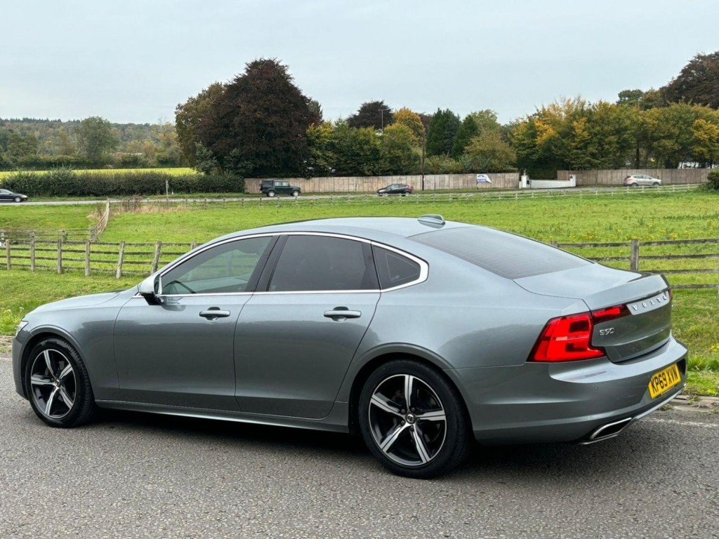 VOLVO S90
