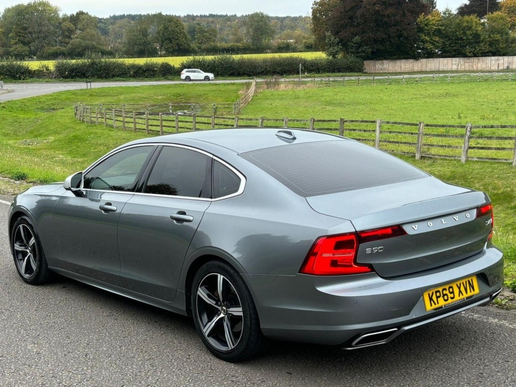 VOLVO S90