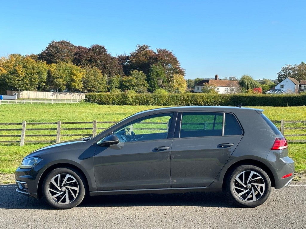 View VOLKSWAGEN GOLF 1.6 TDI Match Euro 6 (s/s) 5dr