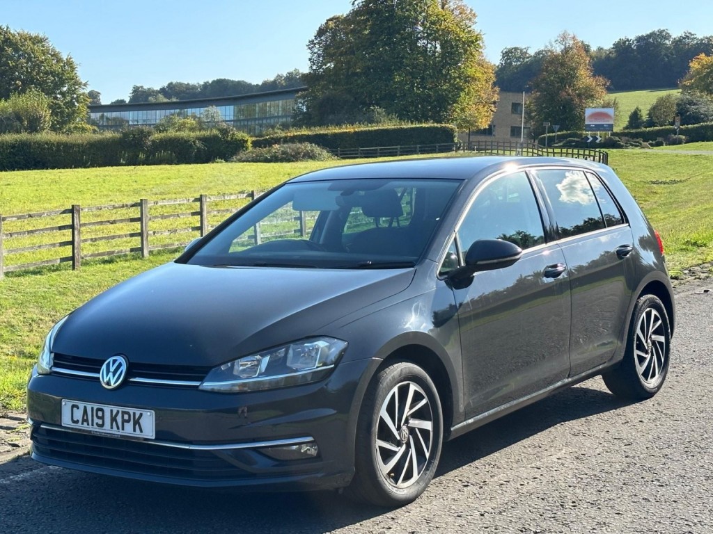 View VOLKSWAGEN GOLF 1.6 TDI Match Euro 6 (s/s) 5dr