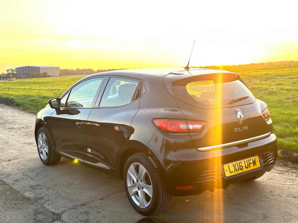 View RENAULT CLIO 1.2 16V Dynamique Nav Euro 6 5dr