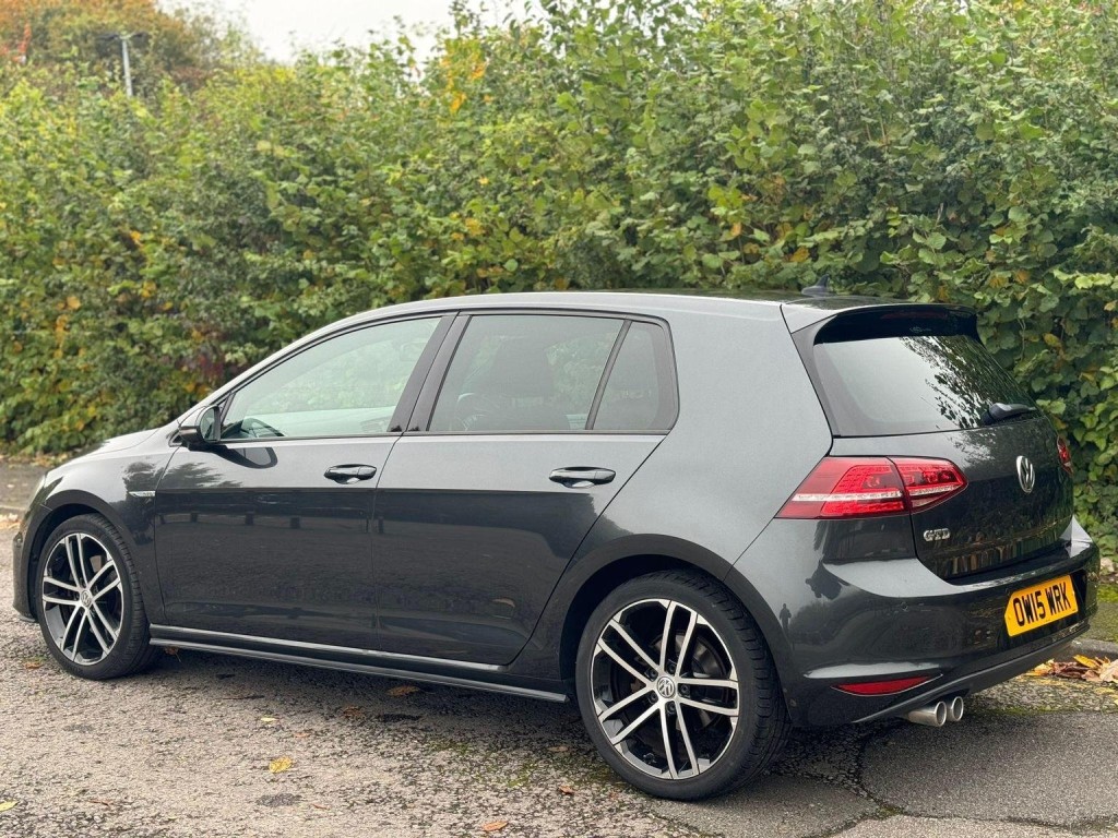 VOLKSWAGEN GOLF