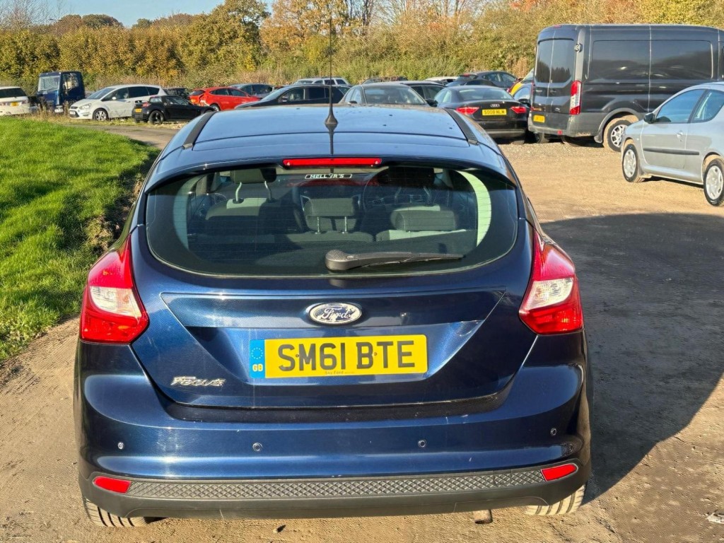 View FORD FOCUS 1.6 Zetec Euro 5 5dr