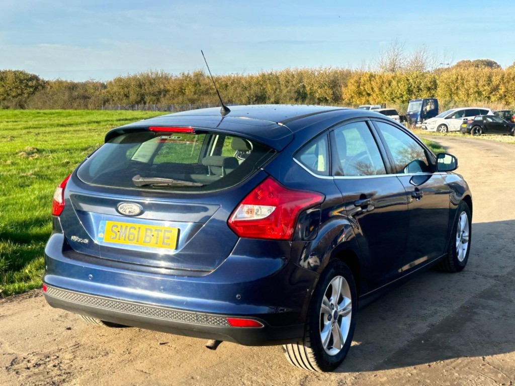 View FORD FOCUS 1.6 Zetec Euro 5 5dr