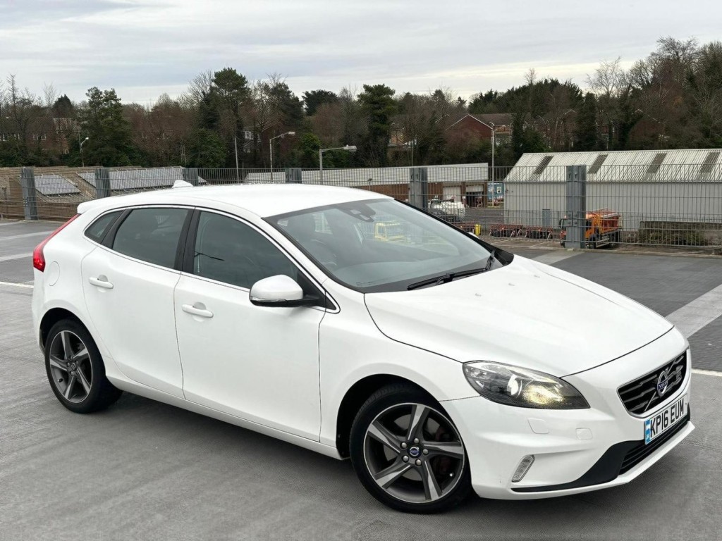 VOLVO V40