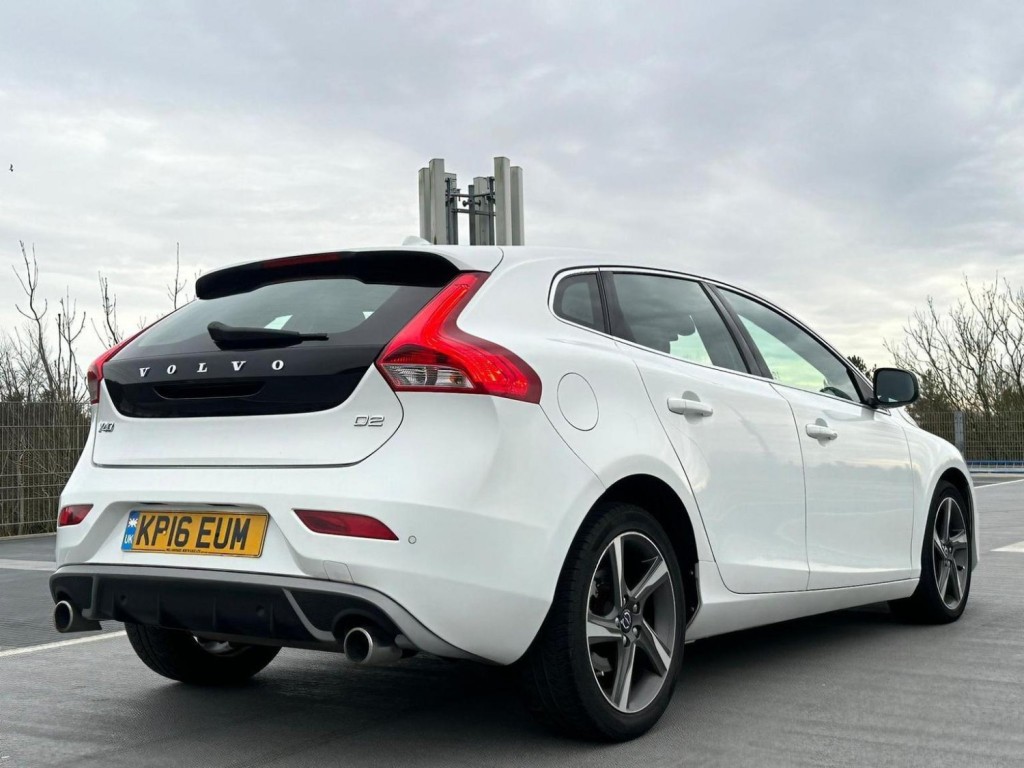 VOLVO V40