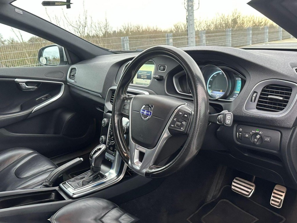 VOLVO V40
