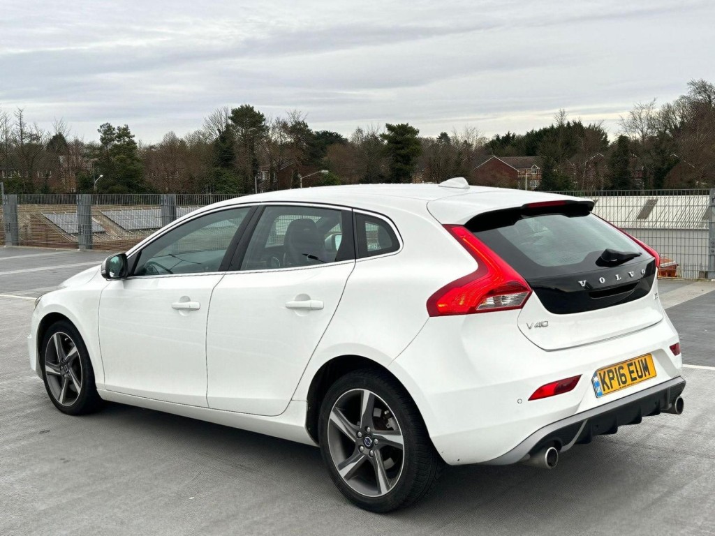VOLVO V40