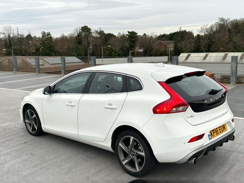 VOLVO V40
