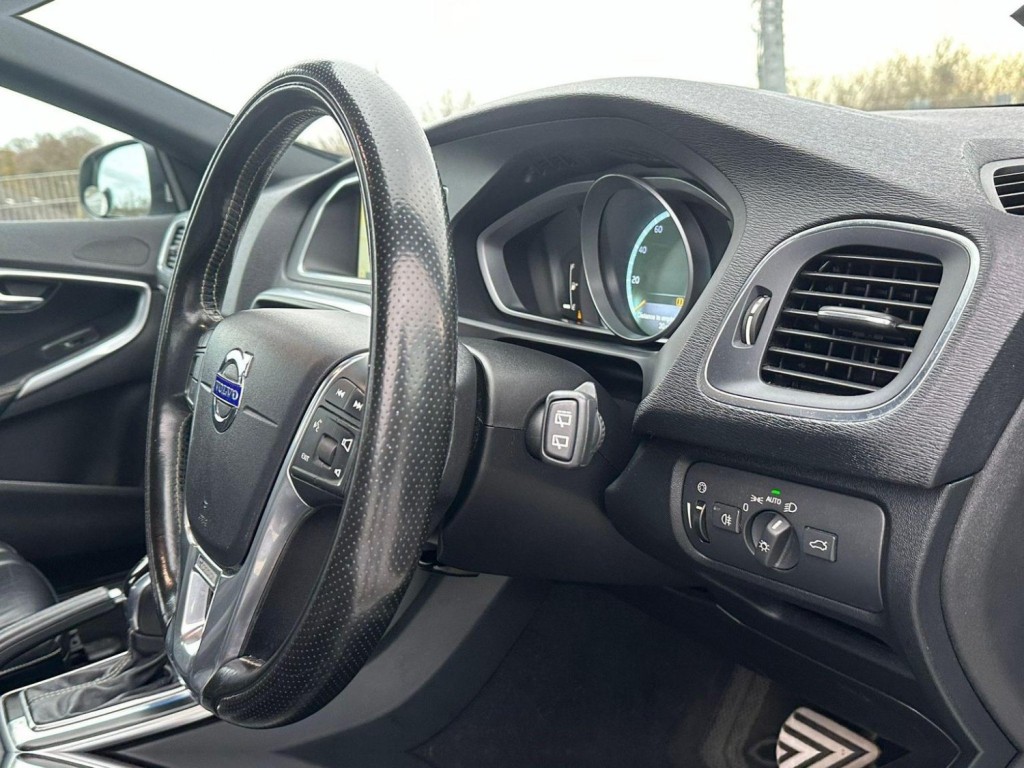 VOLVO V40
