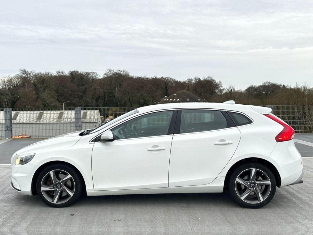 VOLVO V40