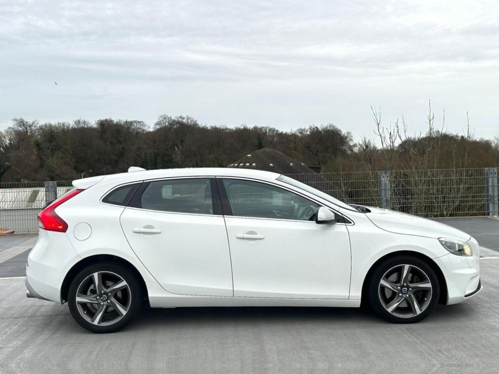 VOLVO V40