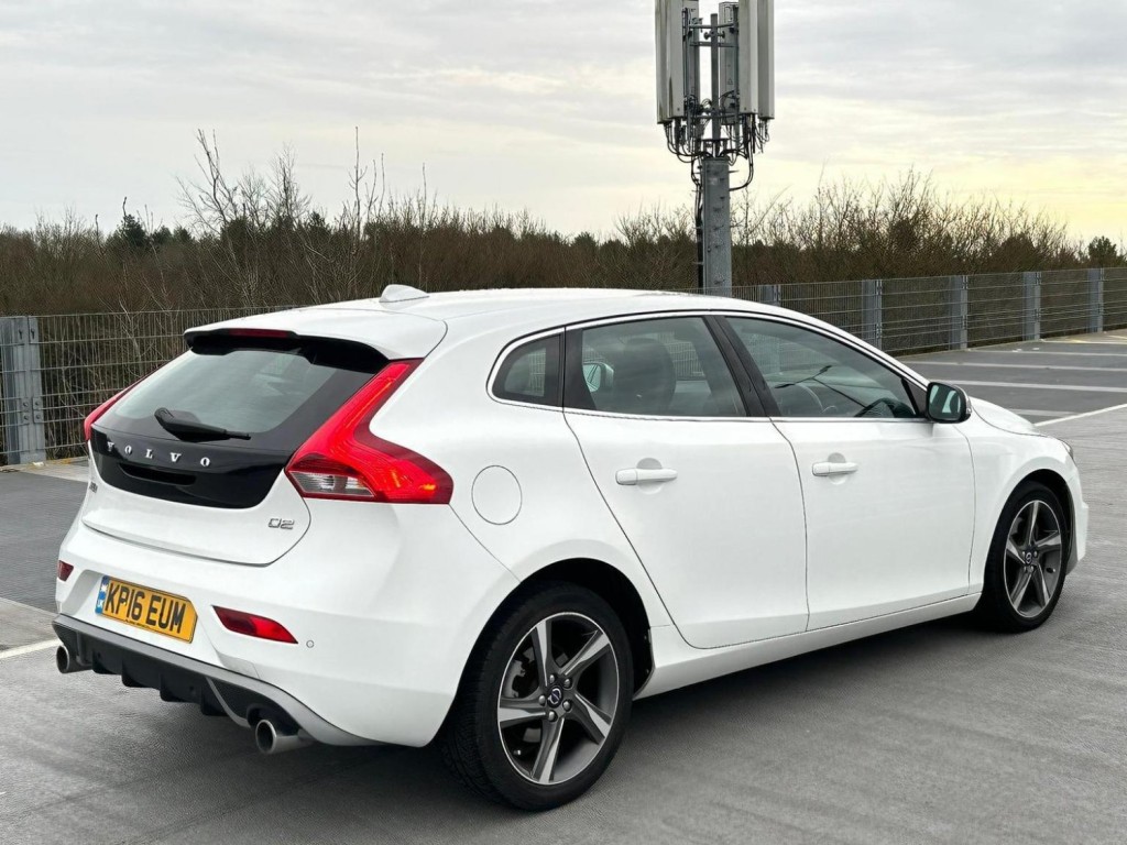 VOLVO V40