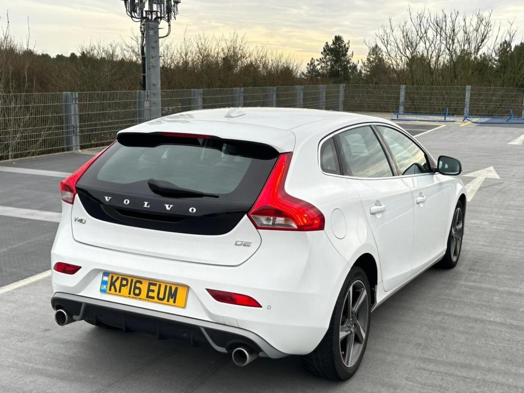 VOLVO V40