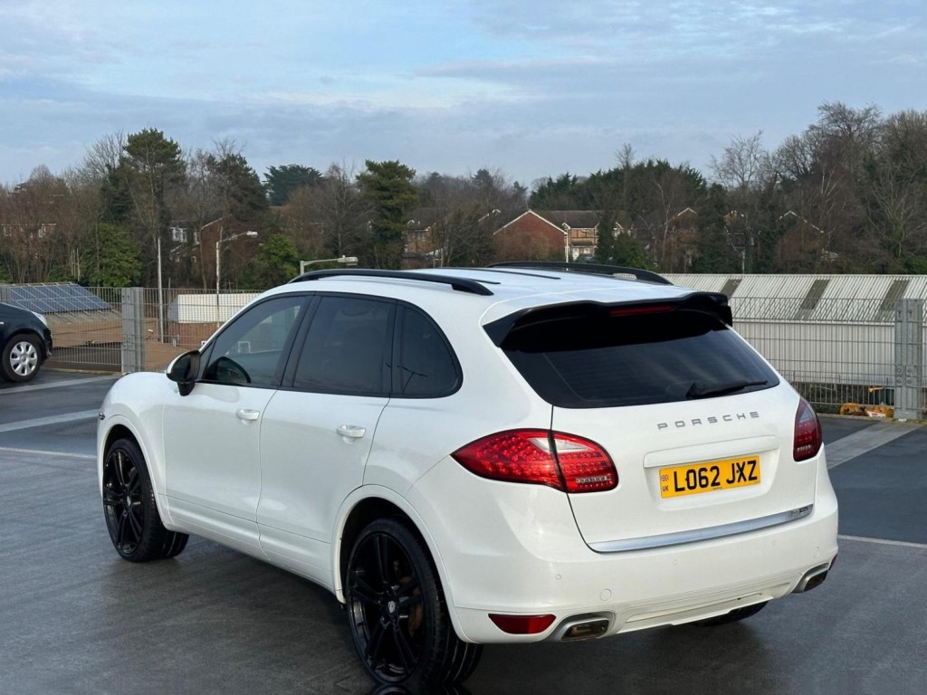 PORSCHE CAYENNE