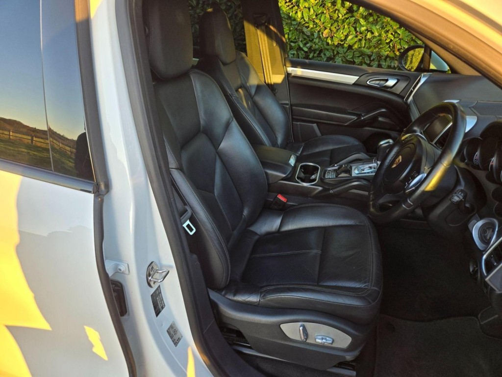 PORSCHE CAYENNE