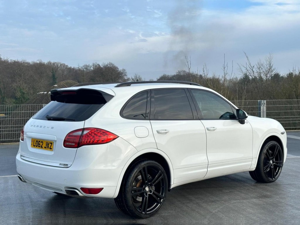 PORSCHE CAYENNE