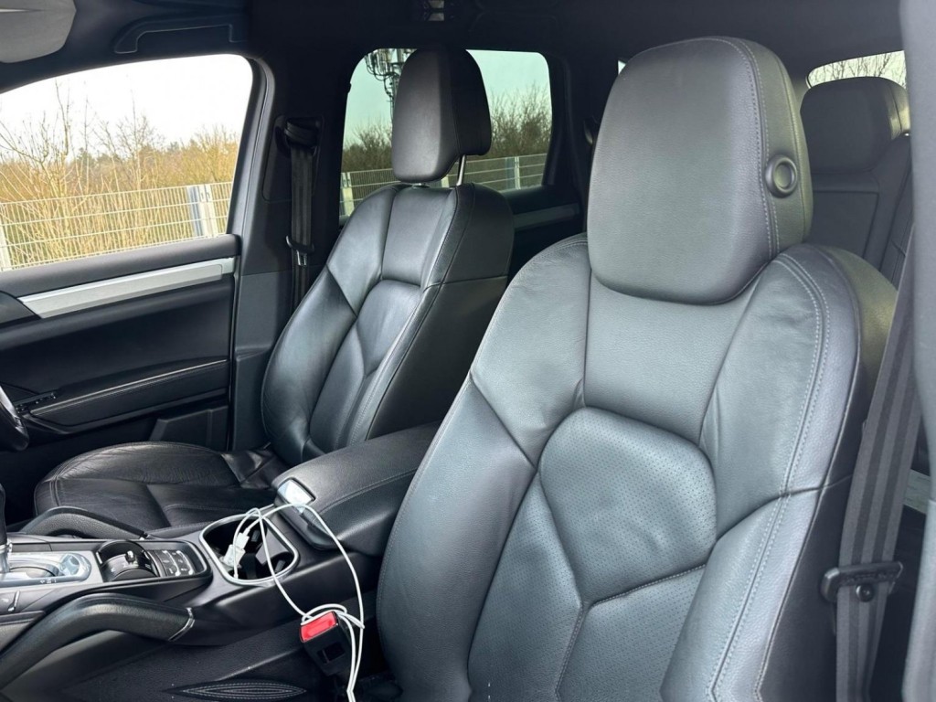 PORSCHE CAYENNE