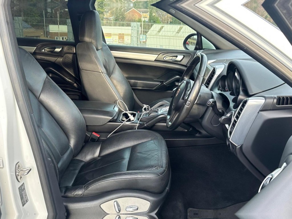 PORSCHE CAYENNE