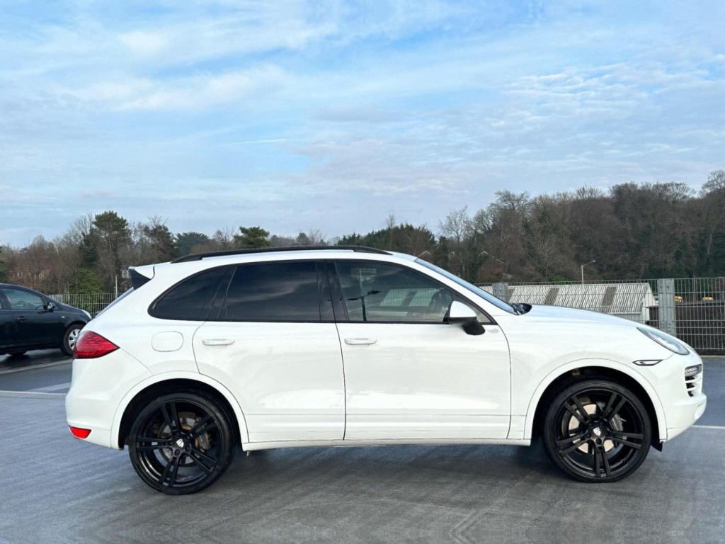 PORSCHE CAYENNE