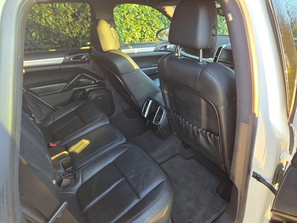 PORSCHE CAYENNE