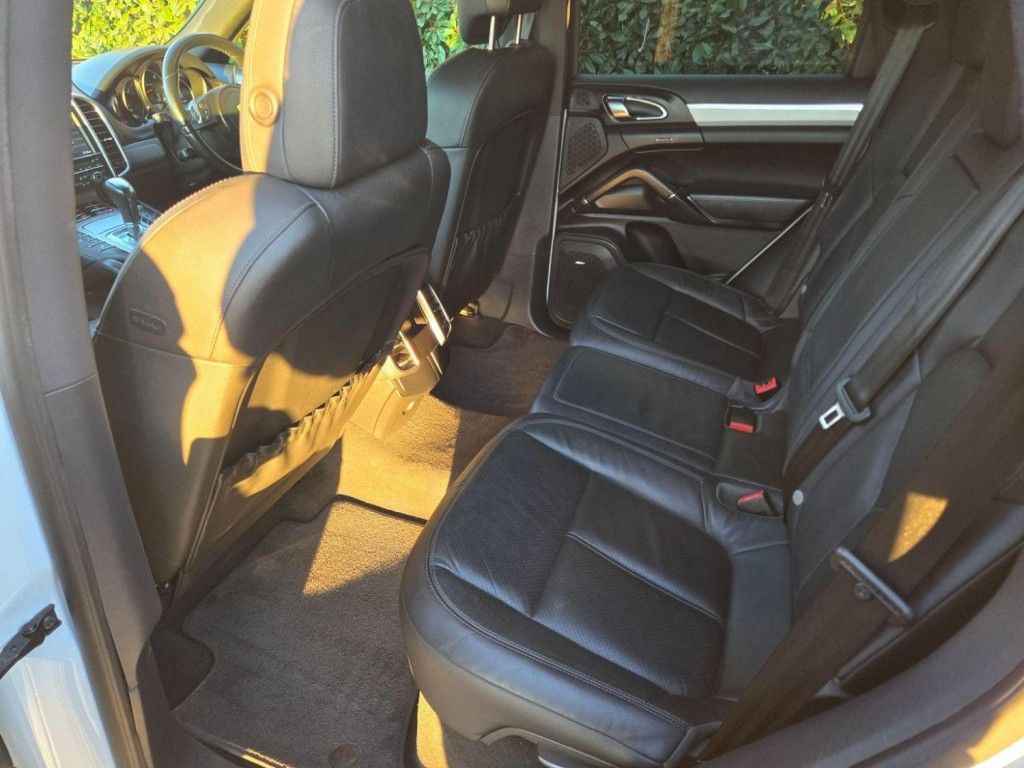 PORSCHE CAYENNE