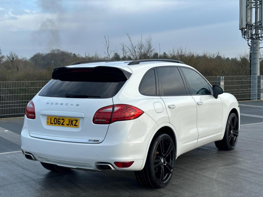 PORSCHE CAYENNE
