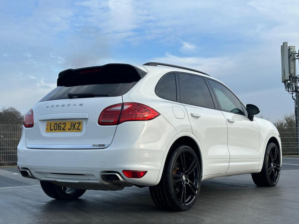 PORSCHE CAYENNE