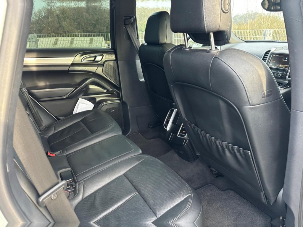 PORSCHE CAYENNE