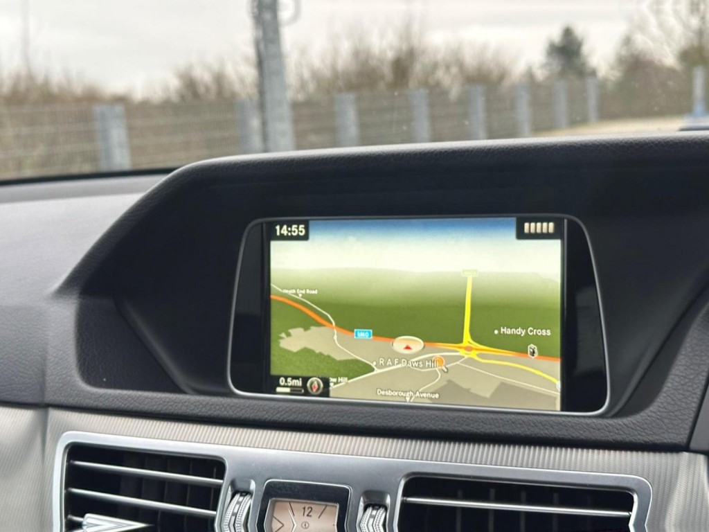 MERCEDES-BENZ E CLASS