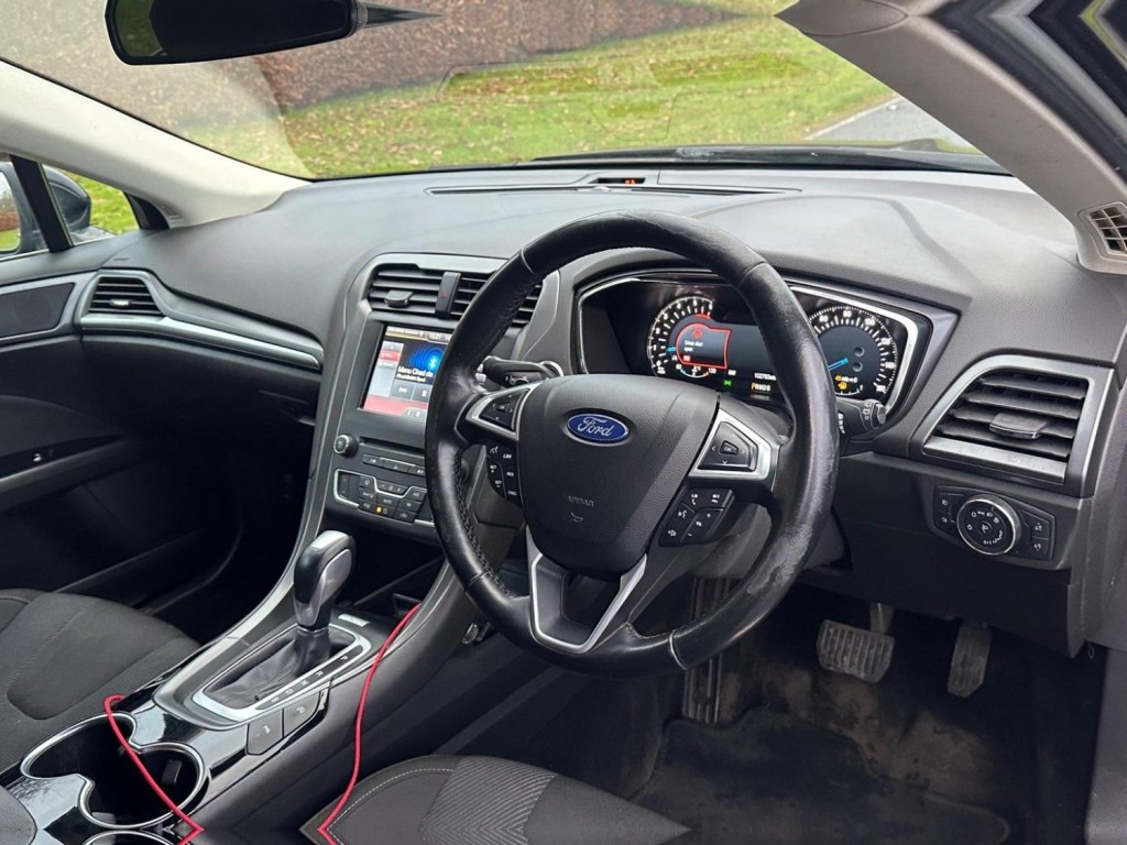 View FORD MONDEO 2.0 TDCi Titanium Powershift Euro 6 (s/s) 5dr