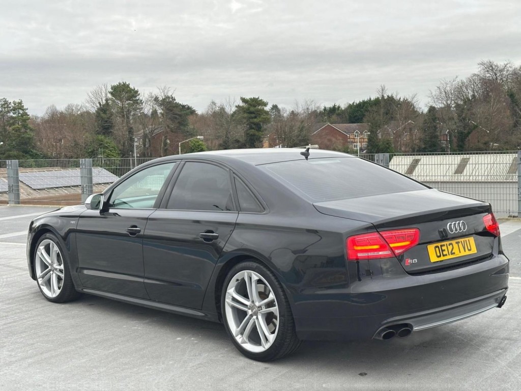AUDI S8