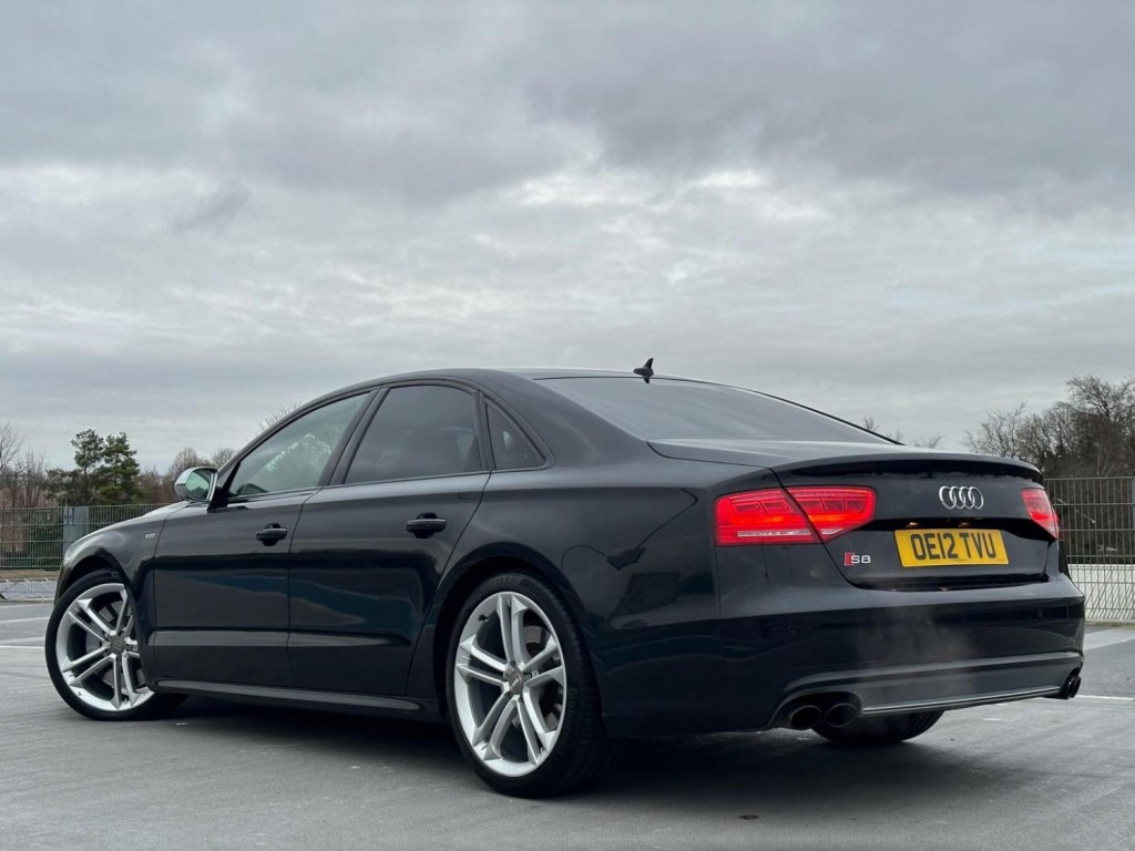 AUDI S8