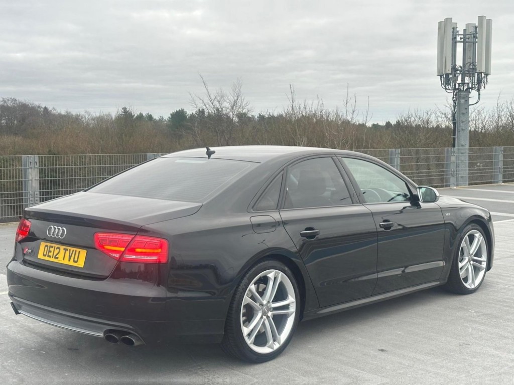 AUDI S8
