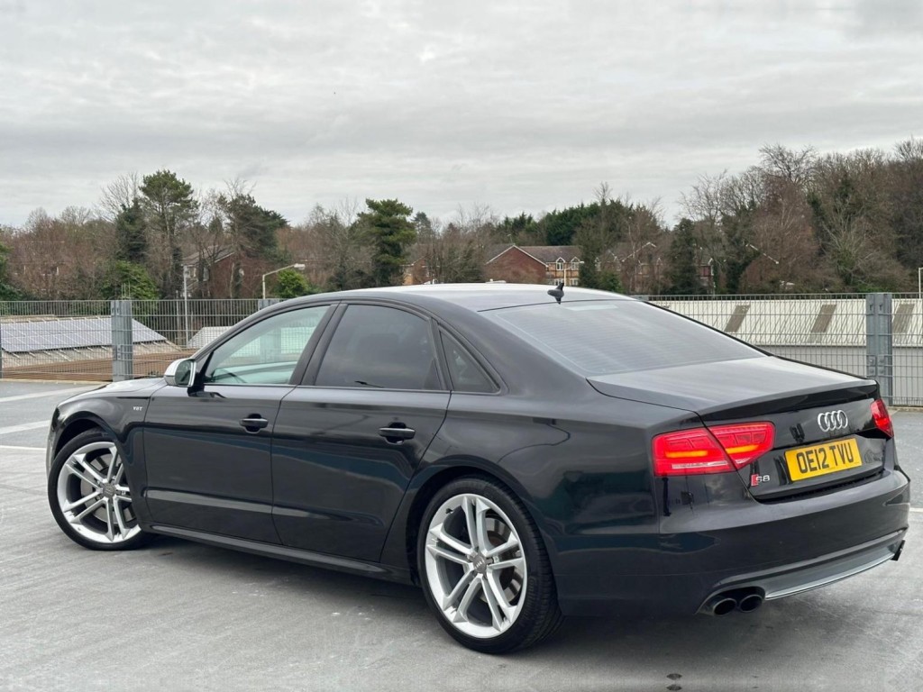 AUDI S8