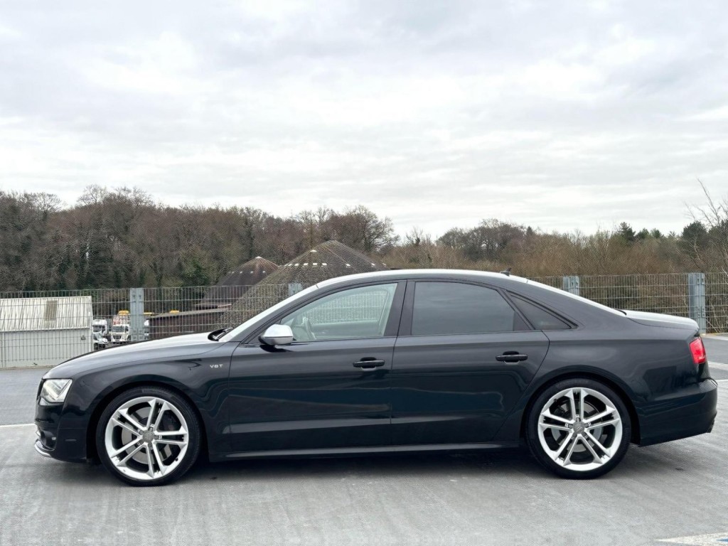AUDI S8