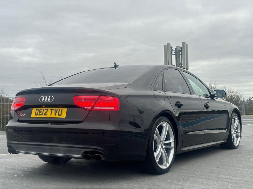AUDI S8