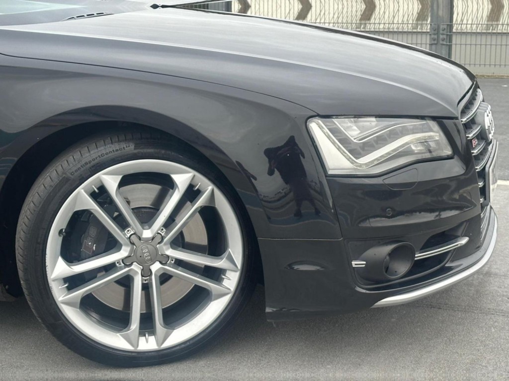 AUDI S8