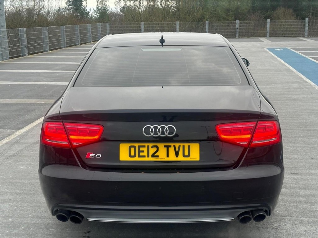 AUDI S8