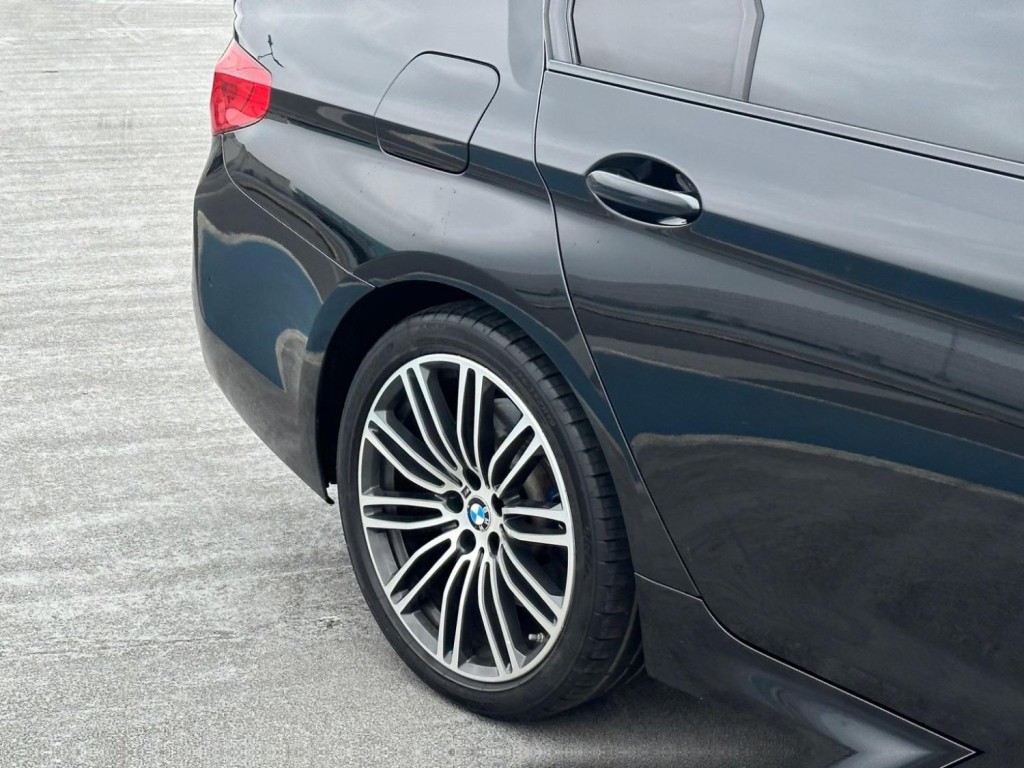 BMW 5 SERIES