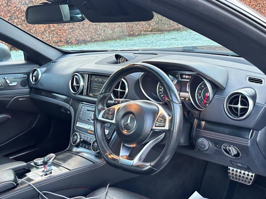 View MERCEDES-BENZ SL 3.0 SL400 V6 AMG Line Roadster G-Tronic+ Euro 6 (s/s) 2dr