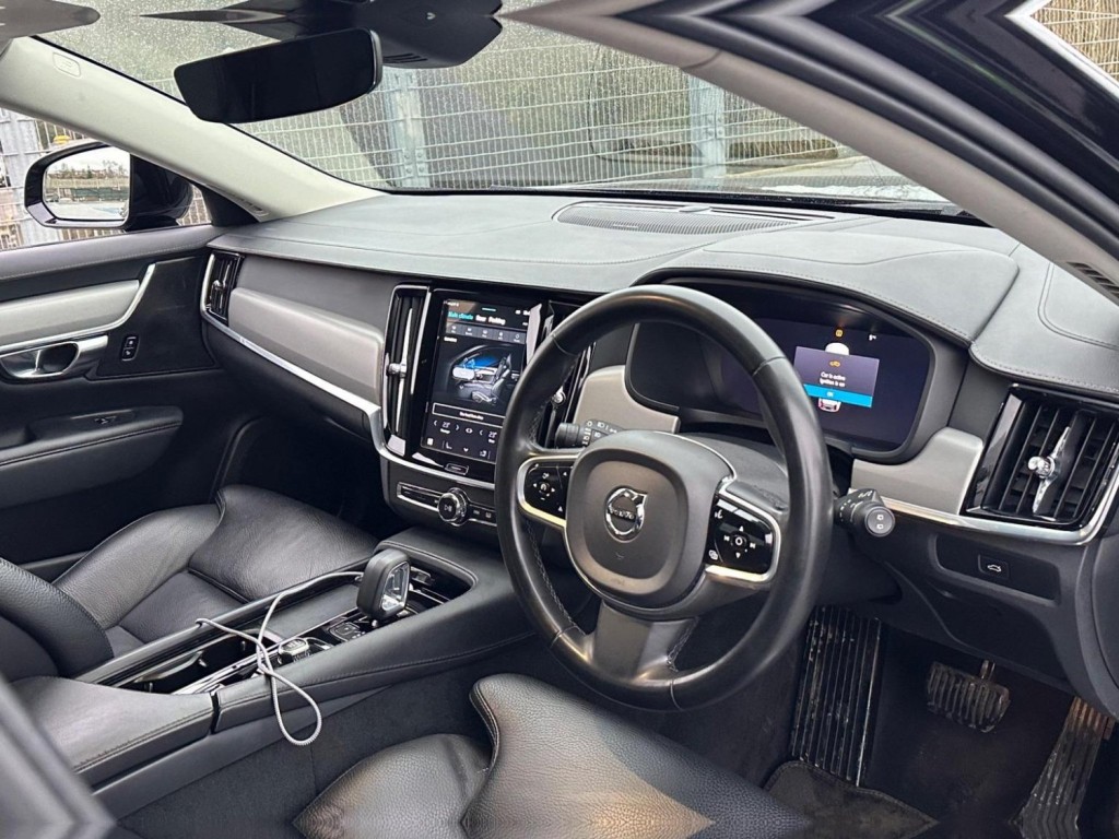 View VOLVO V90 2.0 B4 MHEV Plus Auto Euro 6 (s/s) 5dr